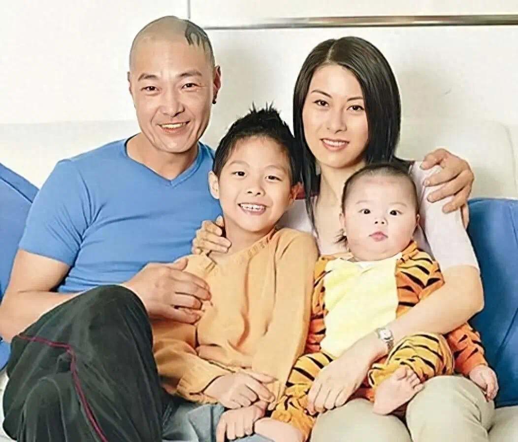 女星前任不幸烧炭离世！港星爸爸坚决不二婚，倾尽所有只为俩儿教育打拼