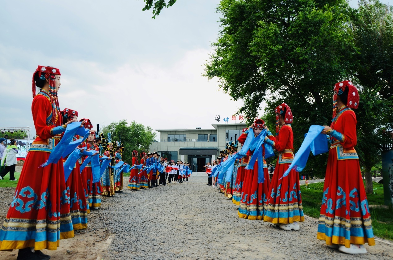 乌兰察布京西牛村草原夏日狂欢启动，助力察右前旗农文旅产业燃起来！