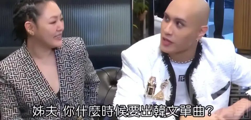 黄宣被误认为具俊晔，路人追喊‘姐夫'，小S又忍不住摸肌肉啦！